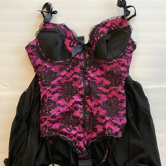 RAVENWARE Bodysuit/Bustier/Garter Belt w/Skirt, Costume: Plus Size 1XL - Picture 2 of 16
